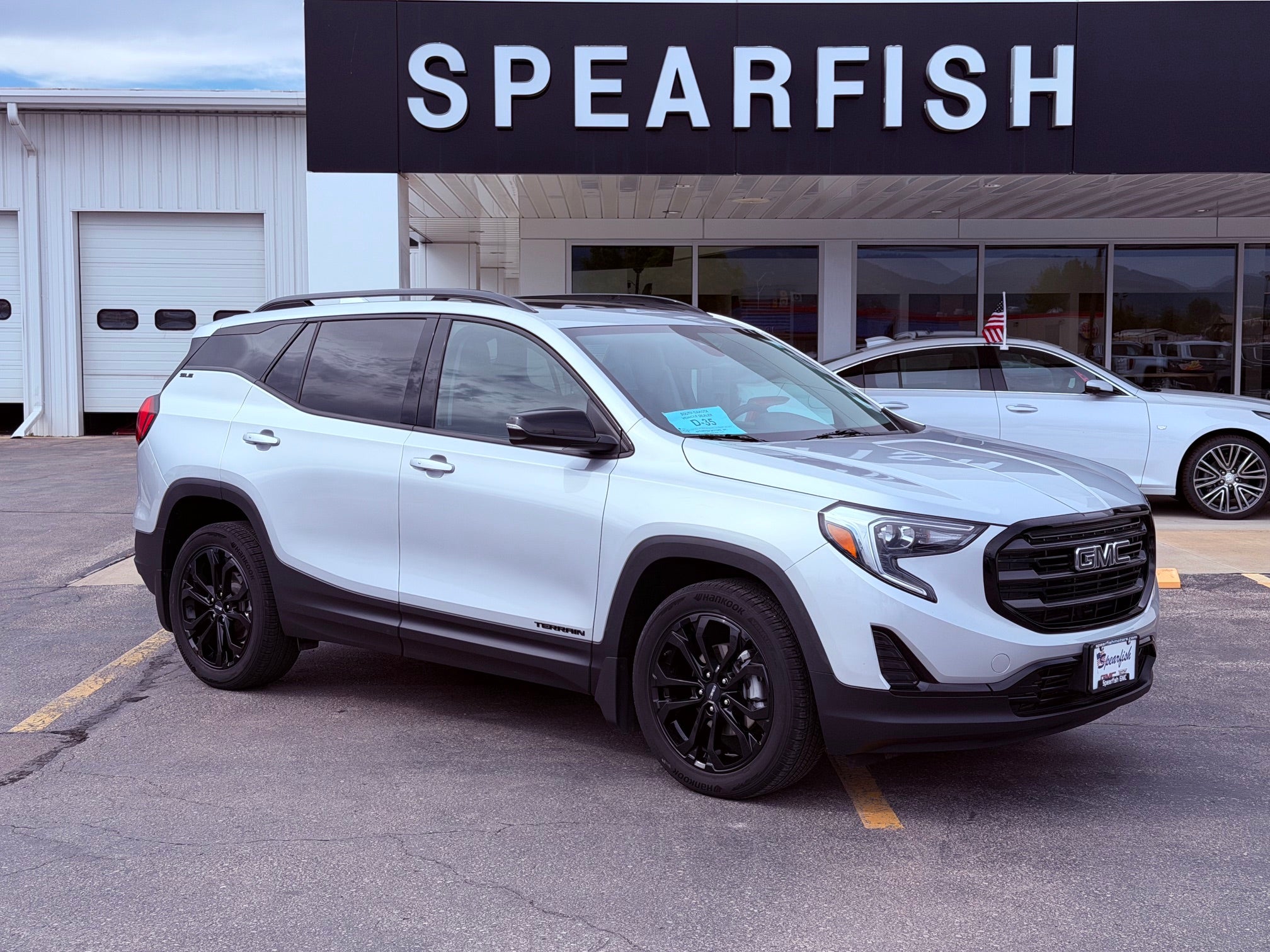 2020 GMC Terrain SLE in Quicksilver Metallic — front three-quarter view